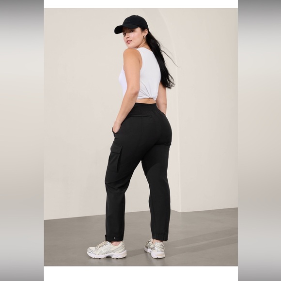 Athleta black Endless Cargo Pocket Athleisure Jogger Pants Sz 16 tall #467187 - Picture 6 of 13